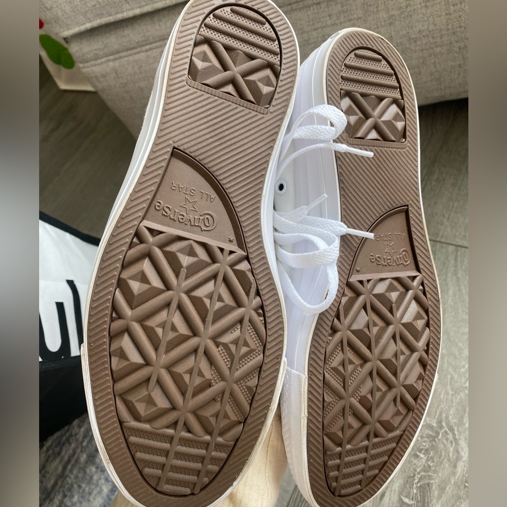 Converse White Low Top Canvas Sneakers - Picture 3 of 4